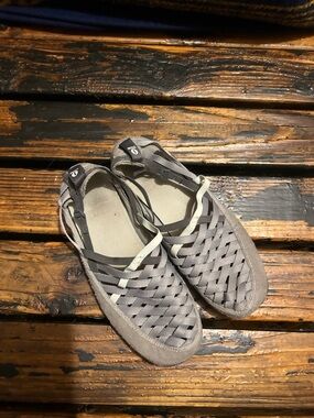 Patagonia advocate leather/woven flats